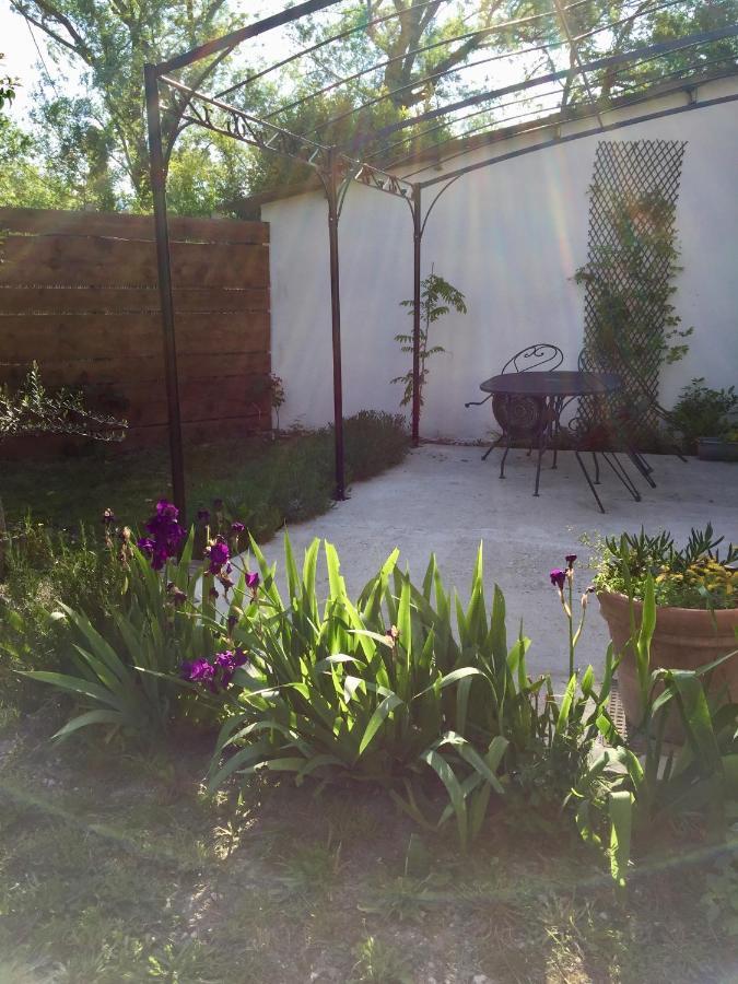 Bed and Breakfast Mas Le Pont Des Aubes LʼIsle-sur-la-Sorgue Exteriér fotografie