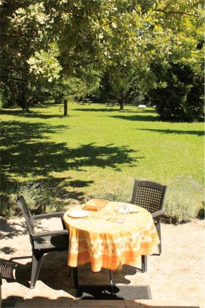 Bed and Breakfast Mas Le Pont Des Aubes LʼIsle-sur-la-Sorgue Exteriér fotografie
